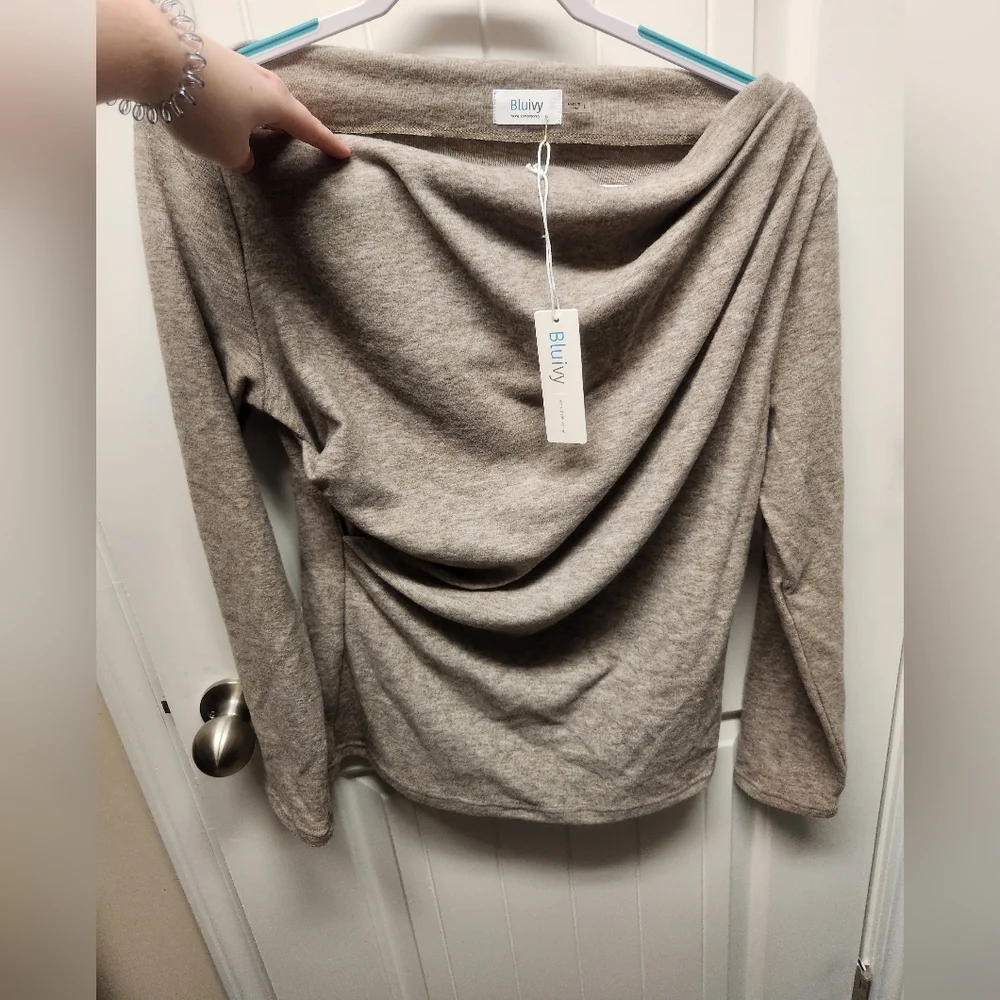 NWT Large Blu Ivy boutique creamy grey-beige off shoulder sweater - Picture 5 of 14
